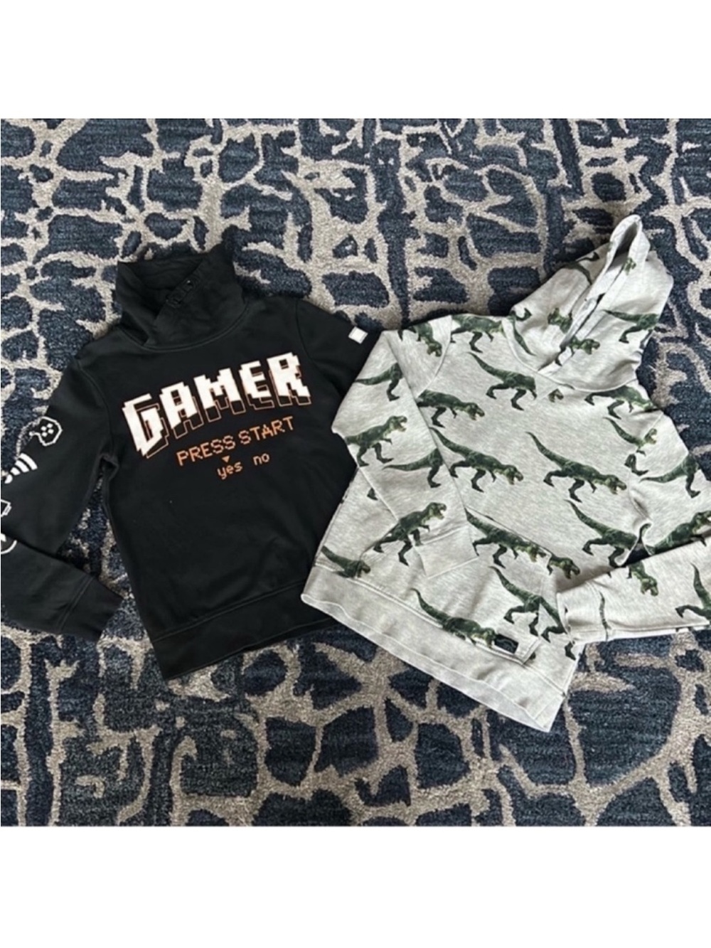 H&M Boys/Kids Dinosaur Gamer Sweatshirt/Hoodie Sz 8/10 M Gray Black